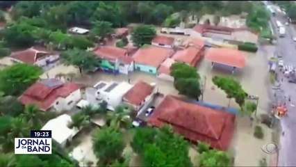 Temporais provocam destruição e 3 mortes 24/04/2023 17:56:17