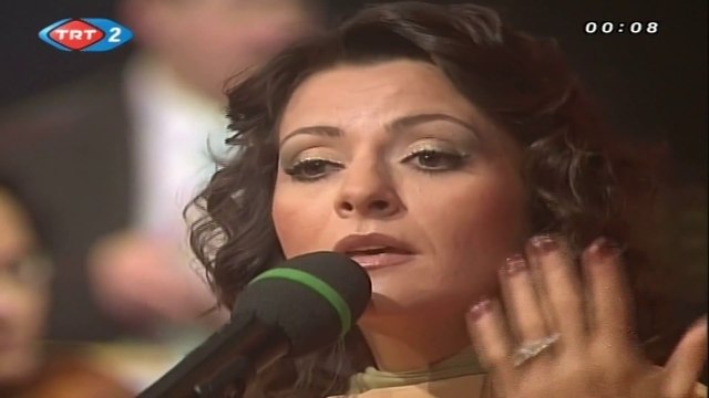 Meltem Yamak / Sen beni bir buseye ettin feda