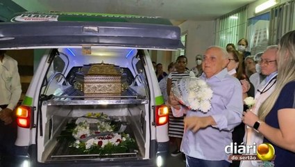 Corpo de Dr. Oscar Sobral passa pelo Hospital Regional e pela Maternidade em momento emocionante