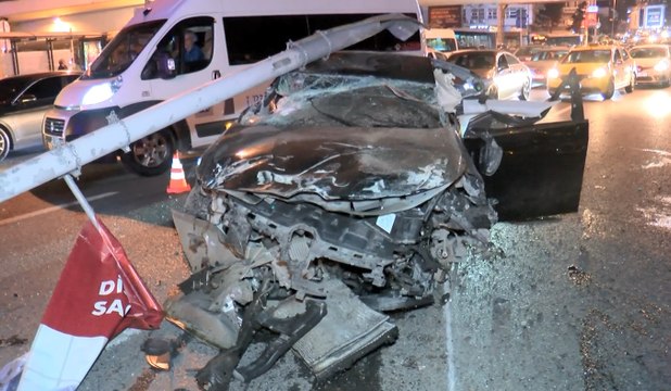 Makas atan otomobil sürücüsü, trafiği savaş alanına çevirdi