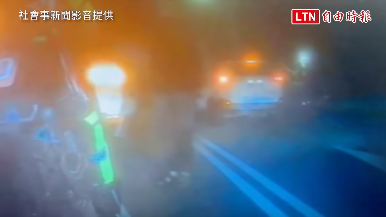 騎士停紅燈遭人持械謾罵 他氣得報警究辦(社會事新聞影音提供)