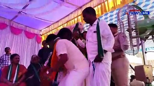 Watch : கர்நாடக தேர்தல் பிரச்சாரத்தில் முன்னாள் பிரதமர் தேவகவுடாவுக்கு பரிசாக அளிக்கப்பட்ட ''ஆடு''!