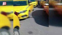 Mecidiyeköy’de taksi durağında taksiye binemeyen vatandaş isyan etti