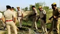 raided: एसपी के नेतृत्व में जिले में 540 स्थानों पर 990 पुलिसकर्मियों ने मारे छापे
