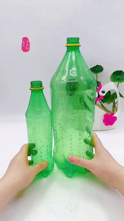 A handmade plastic bottle is so beautiful that an unnecessary bottle can still be like this