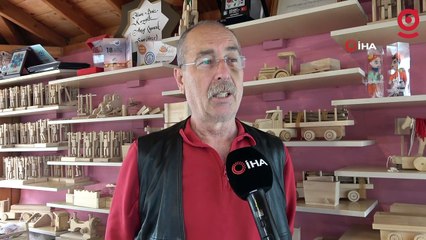 Emeklilikte boş kalmamak için başladı, 15 yıldır ahşap oyuncak üretiyor