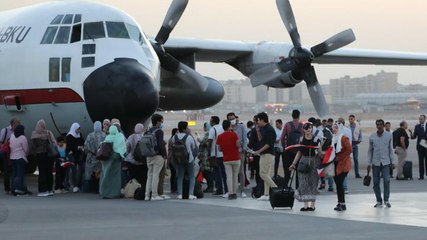 Government looking at ‘every option’ to evacuate British nationals from Sudan