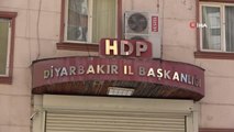 Ailelerin HDP il binası önündeki evlat nöbeti devam ediyor