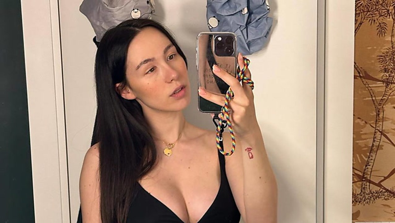 Aurora Ramazzotti zeigt After-Baby-Body in Unterwäsche