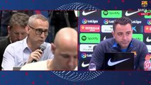 Xavi hace reír a toda la sala de prensa cuando le preguntan si fue a cenar con Messi