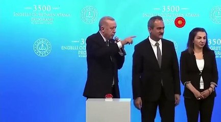Erdoğan'dan engelli öğretmene: ''Engelliye benzemiyorsun... Engelli misin?''