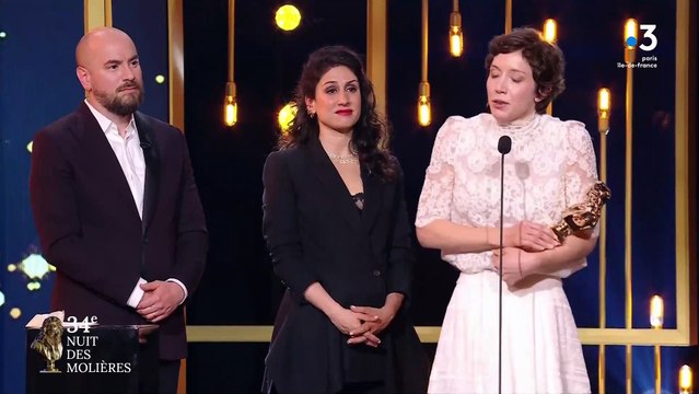 Molières - L’actrice Anny Duperey en larmes après l'hommage émouvant de sa fille Sara Giraudeau : « A ma maman » - Regardez