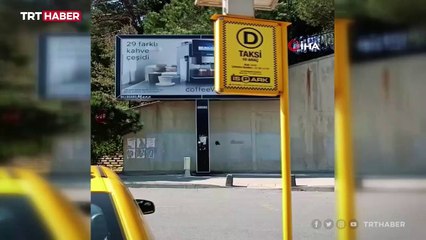 Taksi durağında taksiye binemeyince isyan etti