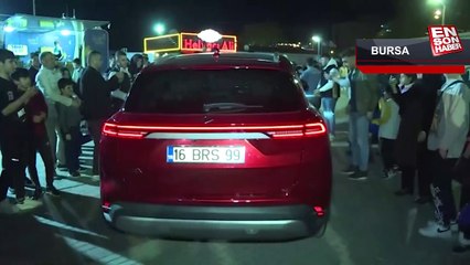 Bakan Varank çekilişi kazanan gençlerle TOGG ile tur attı