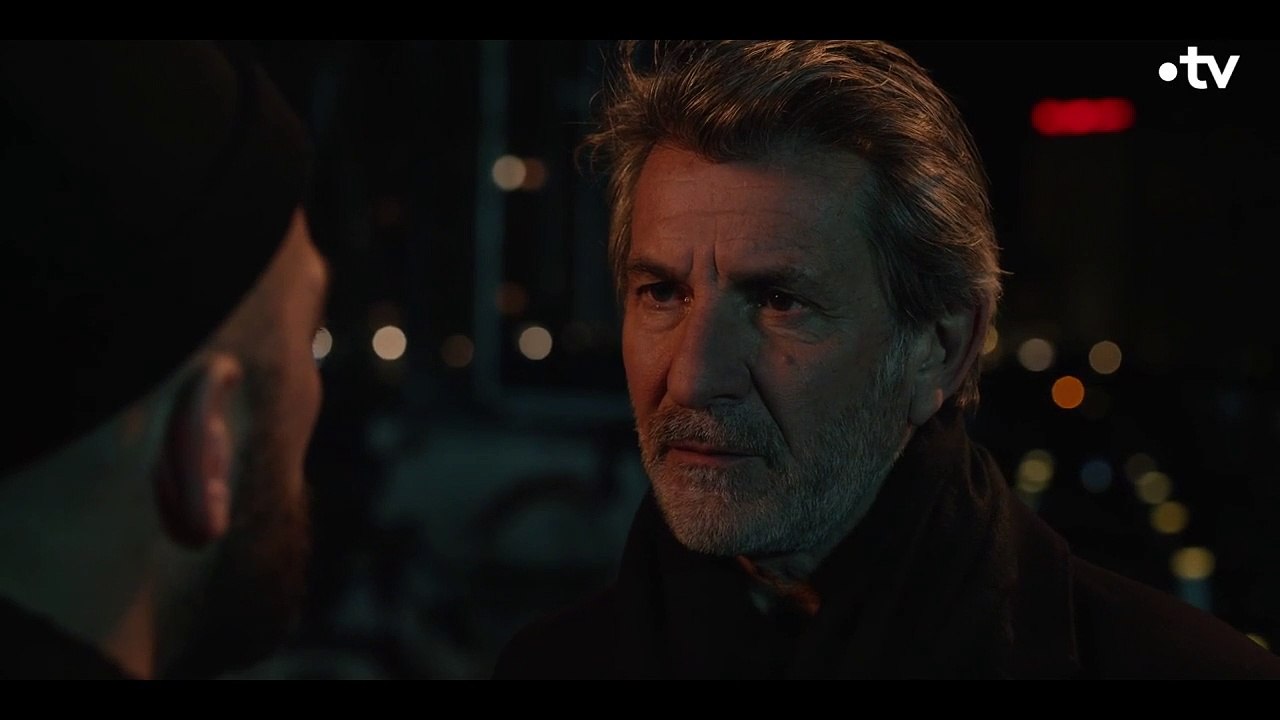 Un Si Grand Soleil : Combat de coqs entre Virgile et Manu