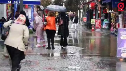 Edirne'de gök gürültülü sağanak ve dolu etkili oldu