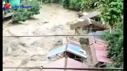Banjir bandang menerjang kawasan wisata pemandian alam Sembahe,
