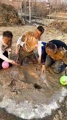 Video hài Trung Quốc cười vỡ bụng - đến thua các thánh chơi game này!