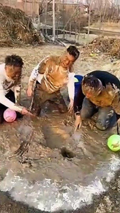 Video hài Trung Quốc cười vỡ bụng - đến thua các thánh chơi game này!