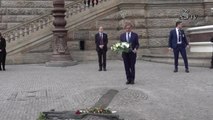 25 aprile, La Russa a Praga visita il memoriale di Jan Palach