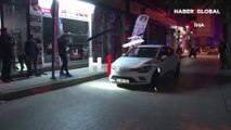 İzmir'de otomobile silahlı saldırı: Genç sürücü yaşamını yitirdi