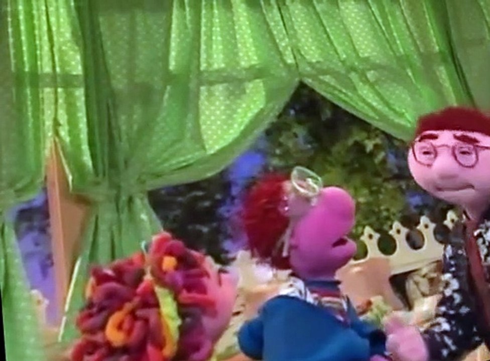 Allegra's Window Allegra’s Window E011 Puppy Power To The Rescue