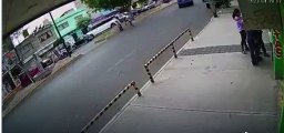 Hombre mueres embestido cuando repartía comida  en su moto