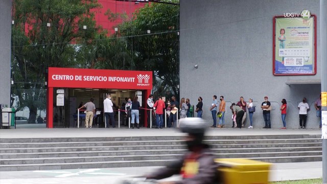 Faltan 120 mil trabajadores por cambiar su crédito de vivienda a pesos, apenas va la mitad