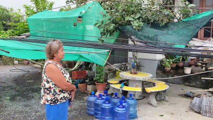 'พายุฤดูร้อน' ถล่มชัยนาท หอบหลังคาบ้านปลิวว่อน เสาไฟฟ้าหักกว่า 80 ต้น