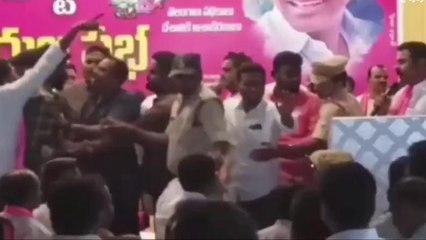 ప్లీనరీలో లొల్లి.. స్టేజీ మీదే బీఆర్ఎస్ నేతల గొడవ