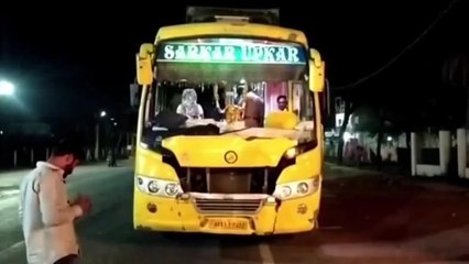 उज्जैन: इंदौर से अहमदाबाद जा रहे यात्री आपस में भिड़े, बस में की तोड़फोड़