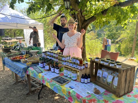 À Plats, Graines De Buisson , des cultures certifiées Bio de la graine jusqu'aux légumes et à l'assiette