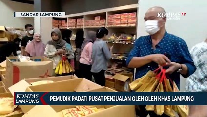 Скачать видео: Laris Manis! Pusat Penjualan Oleh Oleh Khas Lampung Diburu Pemudik