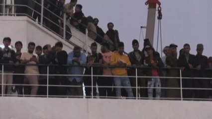 Centinaia in fuga dal Sudan arrivano in nave in Arabia Saudita
