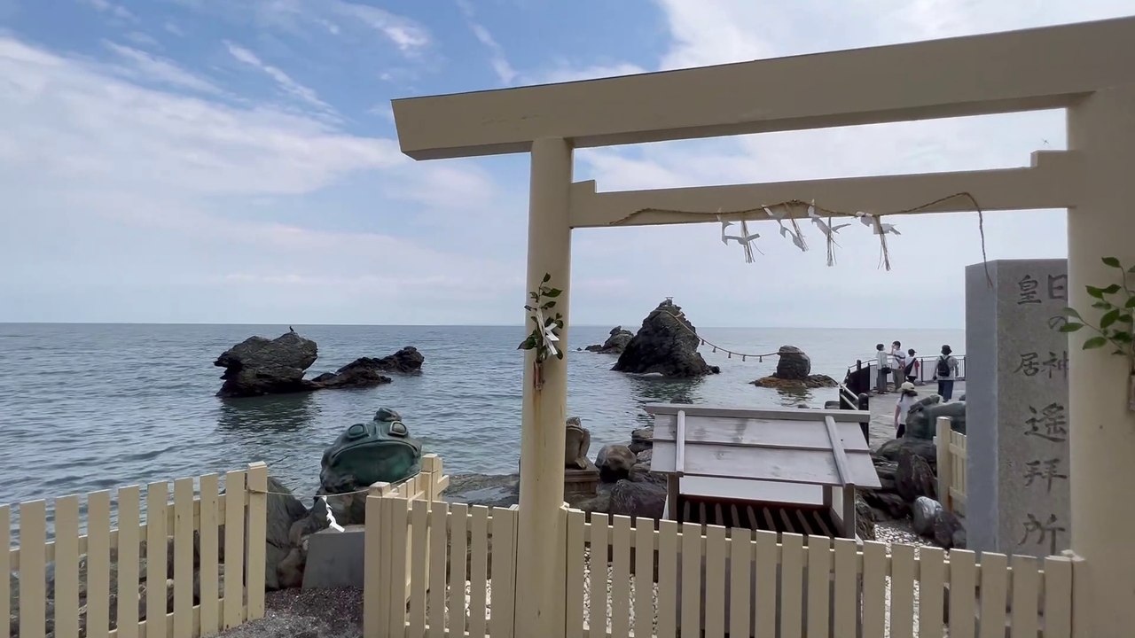 Wedded Rocks  & Futami-Okitama Shrine  夫婦岩