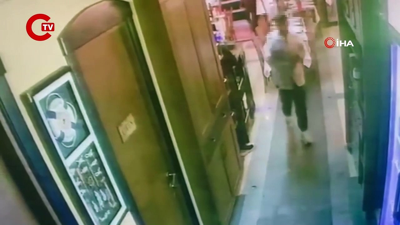 İstanbul'da 'banka oturma' cinayeti: Kalbinden bıçaklandı!