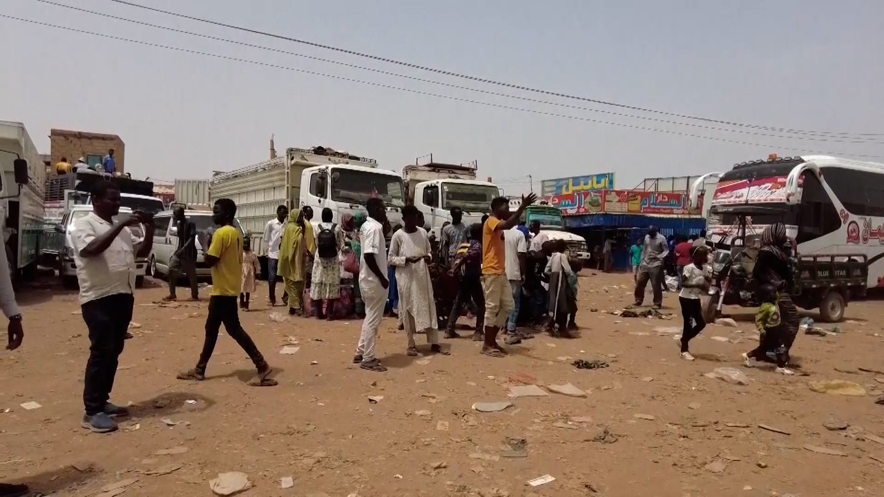 زيادة أعداد النازحين داخل السودان وخارجه