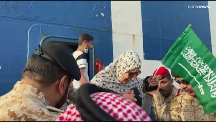 السودان: "عندما تتقاتل الفيلة، يُداس العشب".. ما سبب الصراع بين دقلو والبرهان؟