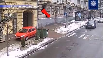 Il se gare au pire endroit au pire moment... Pas de chance