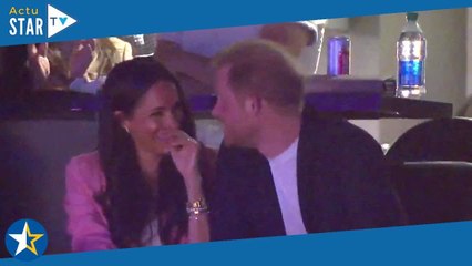 Harry et Meghan plus amoureux que jamais : ils multiplient les gestes tendres lors d'une sortie en p