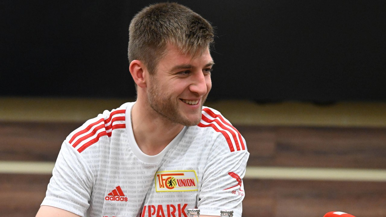 Knoche bleibt defensiv: 'Ich kenne die Hymne'