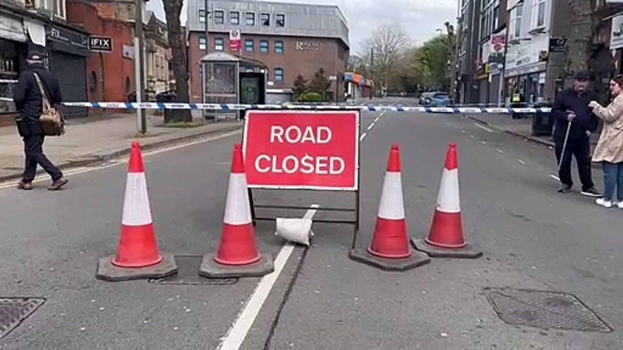 Murder probe launched after man stabbed to death in trendy city suburb