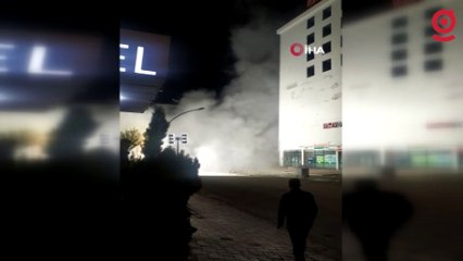 Depremde ağır hasar almıştı, böyle yıkıldı