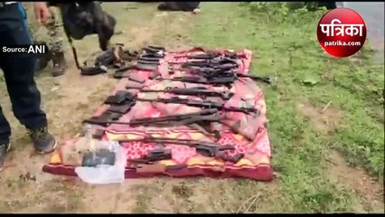 Naxalite Attack: धमाके से हो गया गहरा गड्ढा, गाड़ी के पुर्जे-पुर्जे गायब... देखें वीडियो