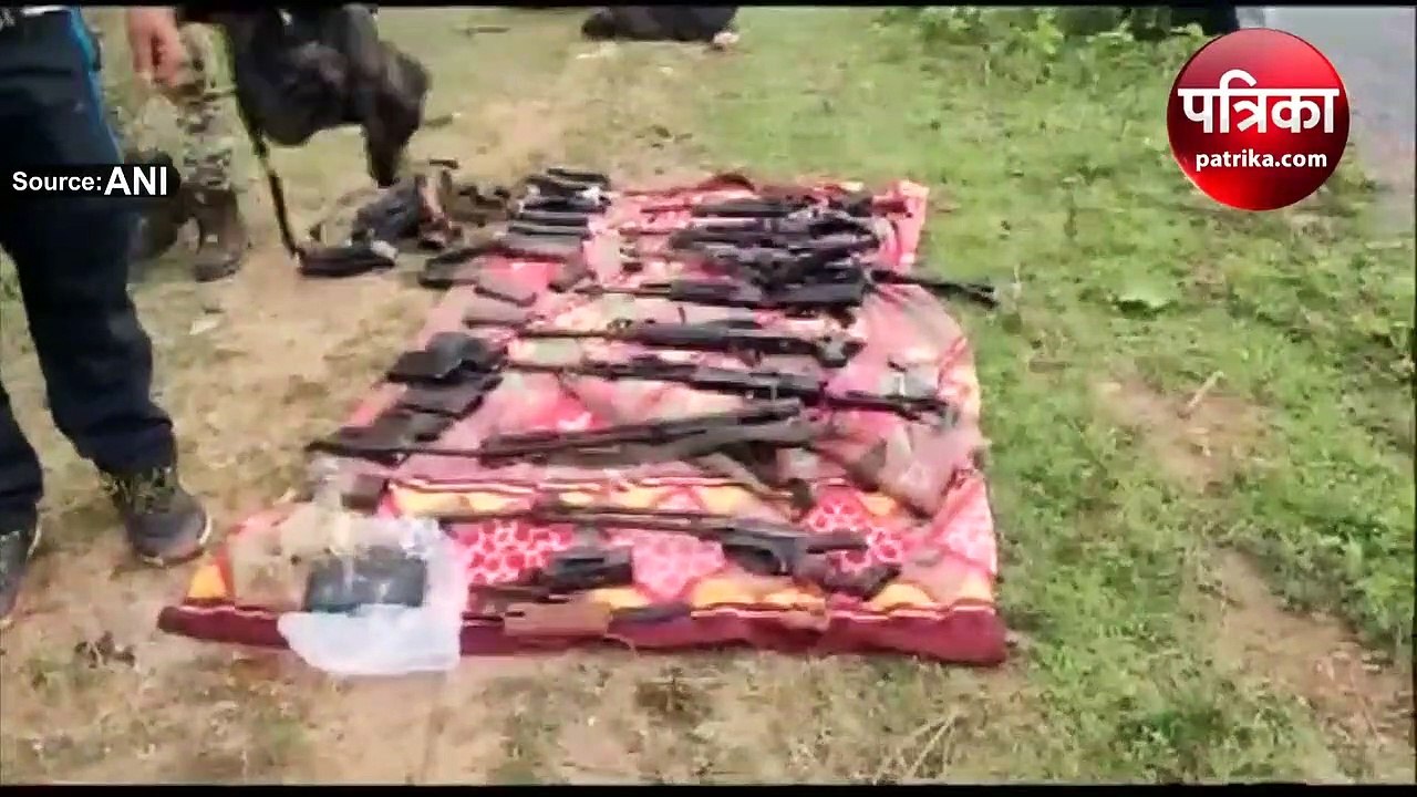 Naxalite Attack: धमाके से हो गया गहरा गड्ढा, गाड़ी के पुर्जे-पुर्जे गायब... देखें वीडियो