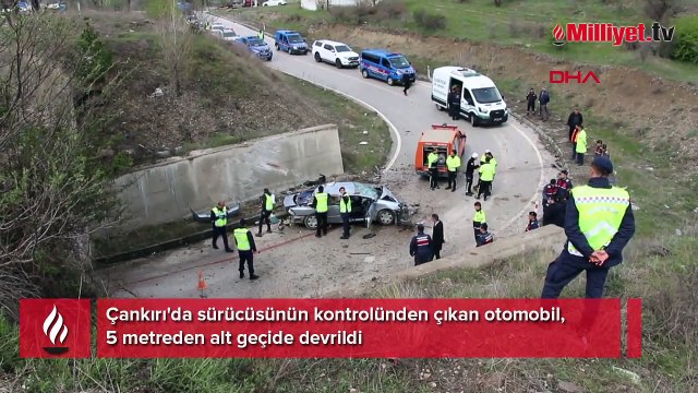 Otomobil 5 metreden alt geçide devrildi: 1'i çocuk 3 ölü, 2 yaralı