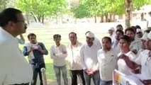 नरसिंहपुर: रोजगार सहायकों ने किया कलेक्ट्रेट का घेराव सौपा ज्ञापन