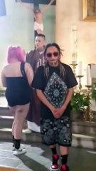 Rapper grava clipe em igreja e troca hóstia por cigarro de maconha