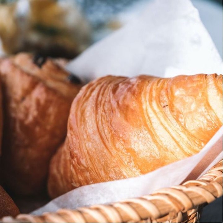 Croissant ou pain au chocolat : quelle est la viennoiserie la plus calorique ?