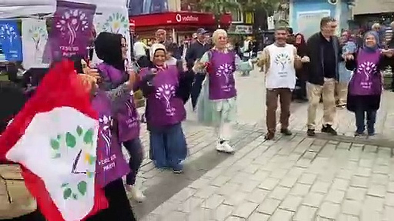 Yeşil Sol Parti Milletvekili Adayı Hasan Cemal Gaziosmanpaşa'da seçim çalışmalarına katıldı